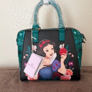 Disney Princess hardtag  loungefly.  SNOW WHITE